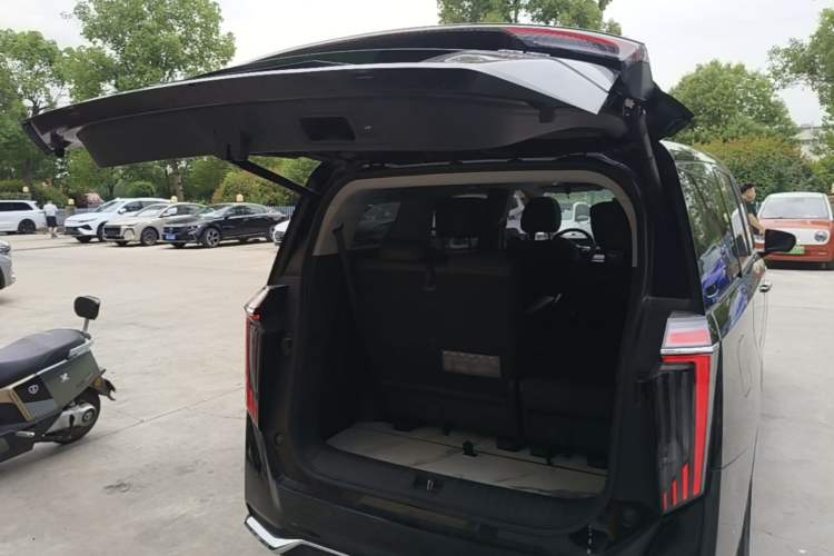 Used GAC Trumpchi M8 2024 Master Series 400T Prestige Edition Trunk