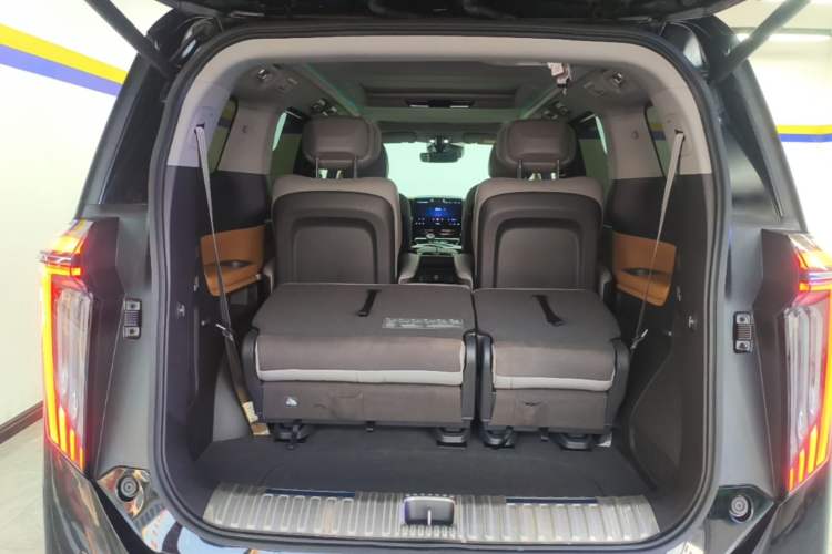Used GAC Trumpchi M8 2024 Master Series 400T Ultimate Edition Trunk