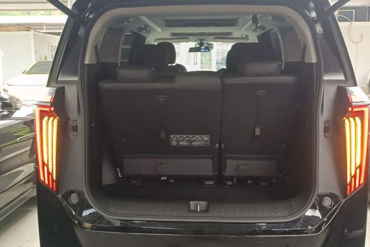 Used GAC Trumpchi M8 2024 Master Series 400T Prestige Edition Trunk