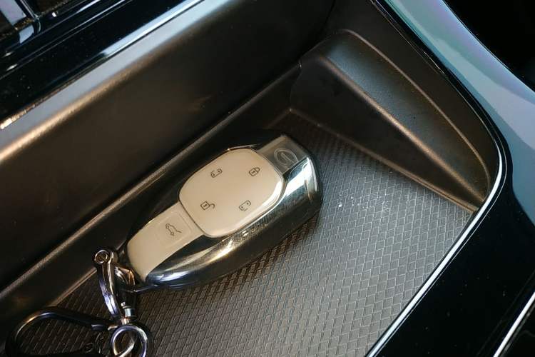 Used GAC Trumpchi M8 2024 Master Series 400T Prestige Edition Vehicle Key