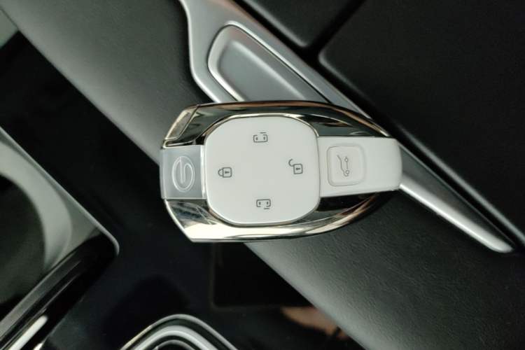 Used GAC Trumpchi M8 2024 Master Series 400T Prestige Edition Vehicle Key