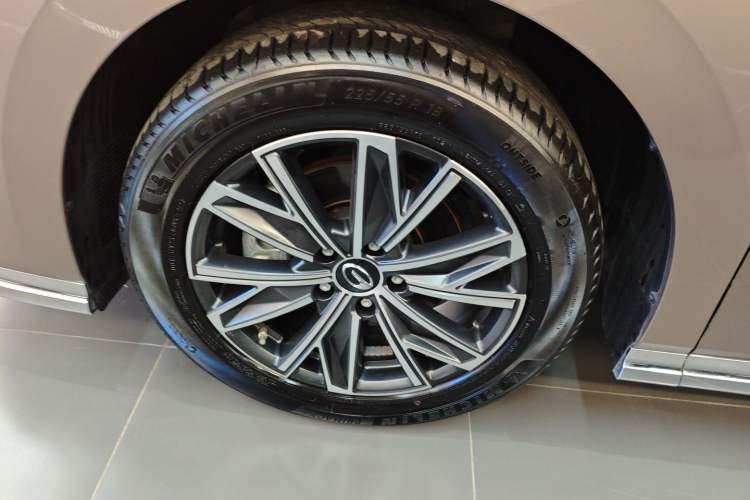 Used GAC Trumpchi M8 2024 Master Series 400T Ultimate Edition Left Front Wheel Hub