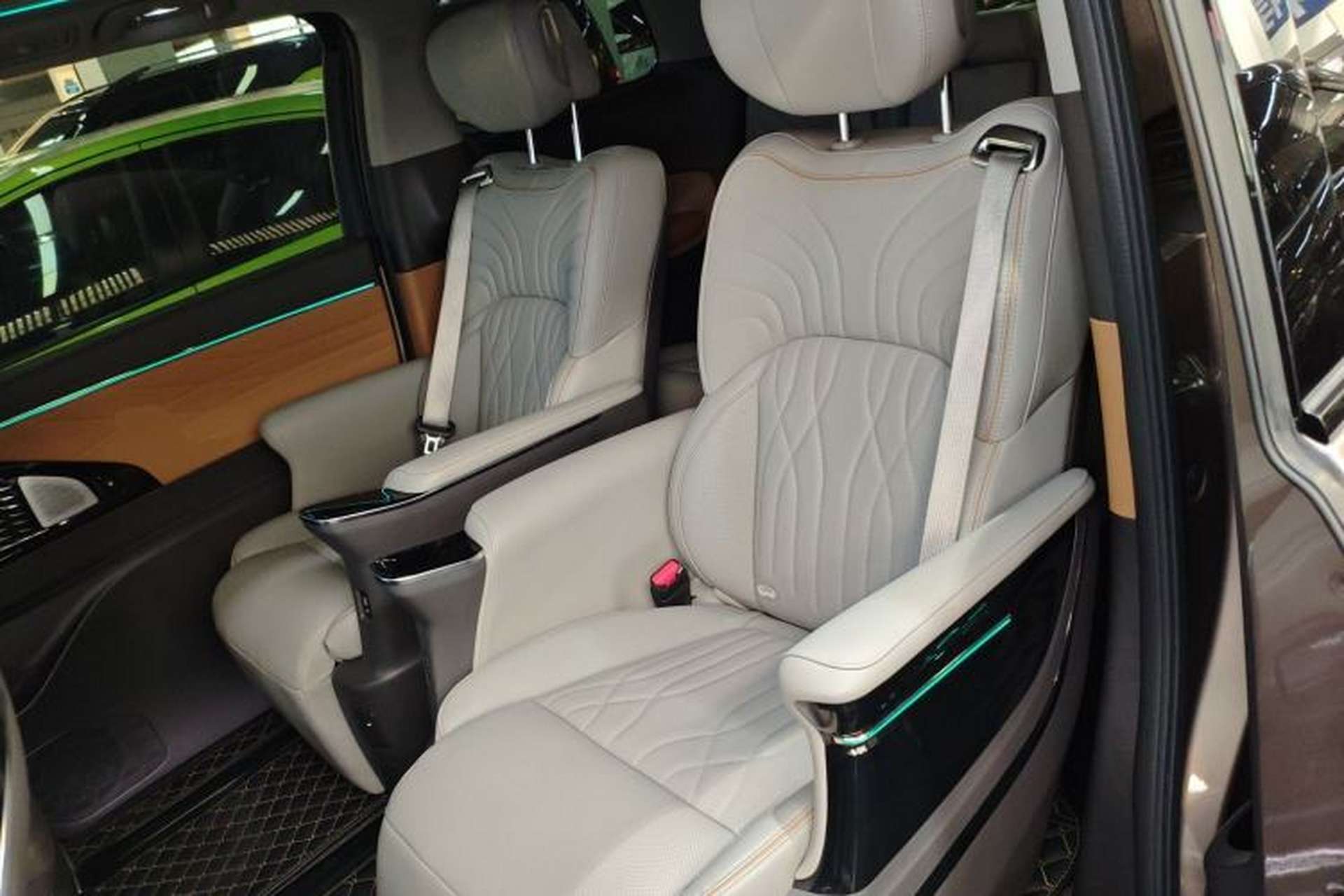 Used GAC Trumpchi M8 2024 Master Series 400T Ultimate Edition Left Rear Seat