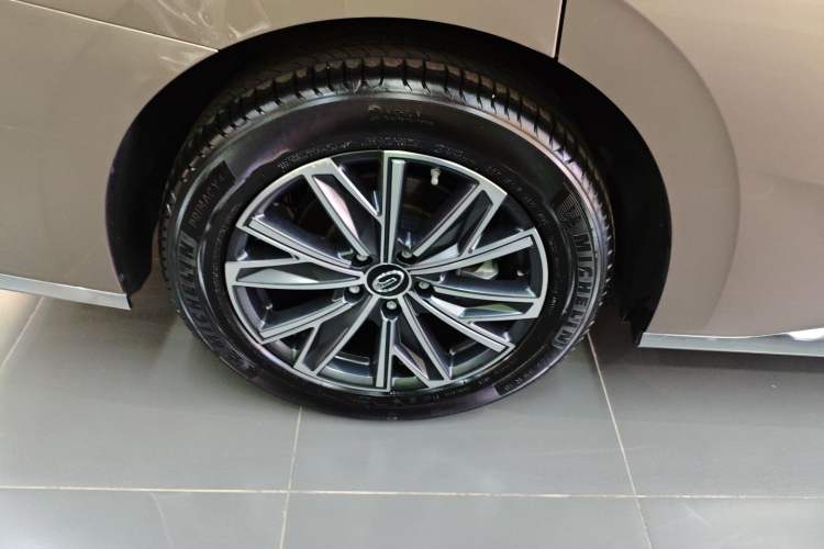 Used GAC Trumpchi M8 2024 Master Series 400T Ultimate Edition Right Rear Wheel Hub