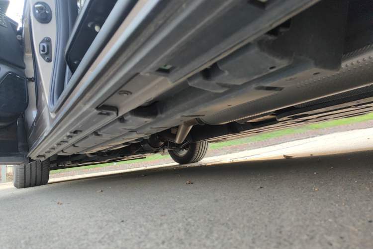 Used GAC Trumpchi M8 2024 Zongshi Series 400T Pioneer Edition Chassis Rear Left