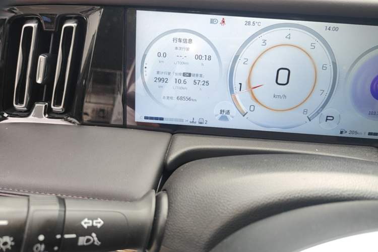 Used GAC Trumpchi M8 2024 Master Series 400T Ultimate Edition Odometer Close Up