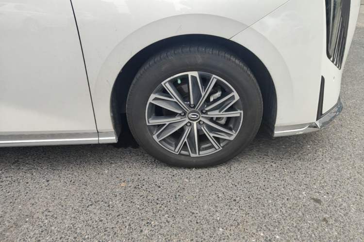 Used GAC Trumpchi M8 2024 Master Series 400T Ultimate Edition Right Front Wheel Hub