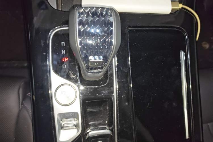 Used GAC Trumpchi M8 2024 Master Series 400T Prestige Edition Gear Lever