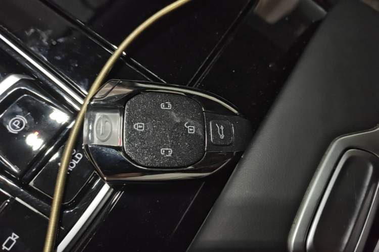 Used GAC Trumpchi M8 2024 Master Series 400T Prestige Edition Vehicle Key