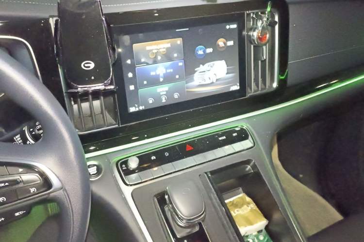 Used GAC Trumpchi M8 2024 Lingxiu Series 390T Luxury Edition Audio And AC Panel