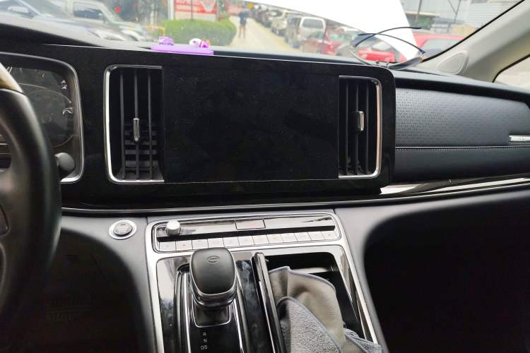 Used GAC Trumpchi M8 2024 Lingxiu Series 390T Luxury Edition Audio And AC Panel