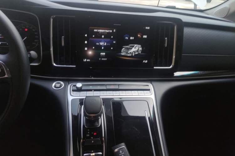 Used GAC Trumpchi M8 2024 Lingxiu Series 390T Luxury Edition Audio And AC Panel