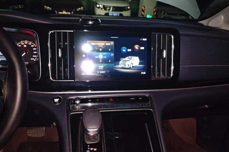 Used GAC Trumpchi M8 2024 Lingxiu Series 390T Luxury Edition Audio And AC Panel