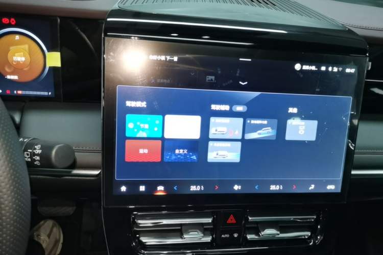 Used GAC Trumpchi M8 2024 Master Series 400T Prestige Edition Audio And AC Panel