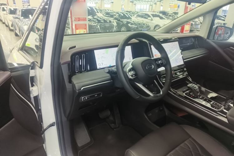 Used GAC Trumpchi M8 2024 Master Series 400T Prestige Edition Center Console