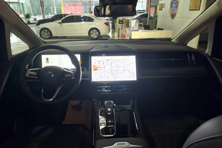 Used GAC Trumpchi M8 2024 Master Series 400T Prestige Edition Center Console
