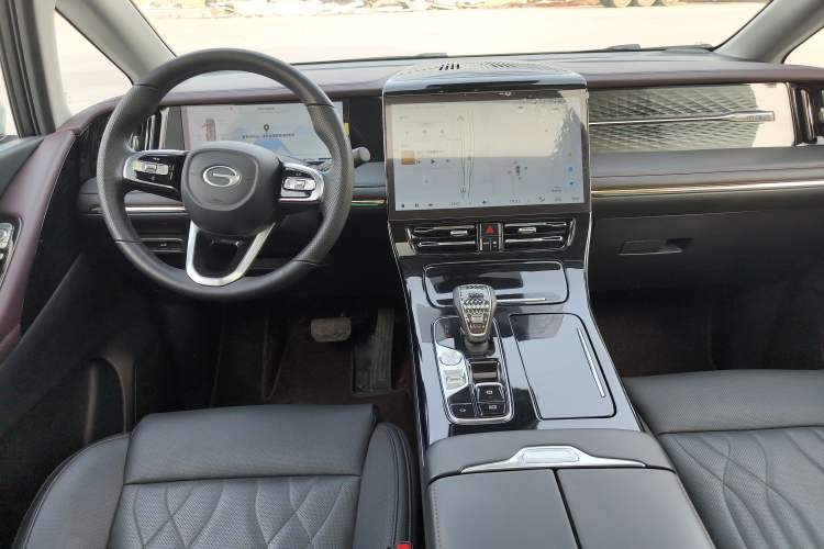 Used GAC Trumpchi M8 2024 Master Series 400T Ultimate Edition Center Console