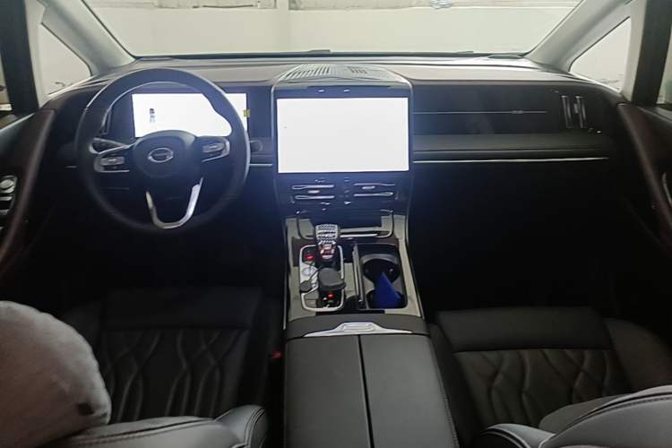 Used GAC Trumpchi M8 2024 Master Series 400T Prestige Edition Center Console