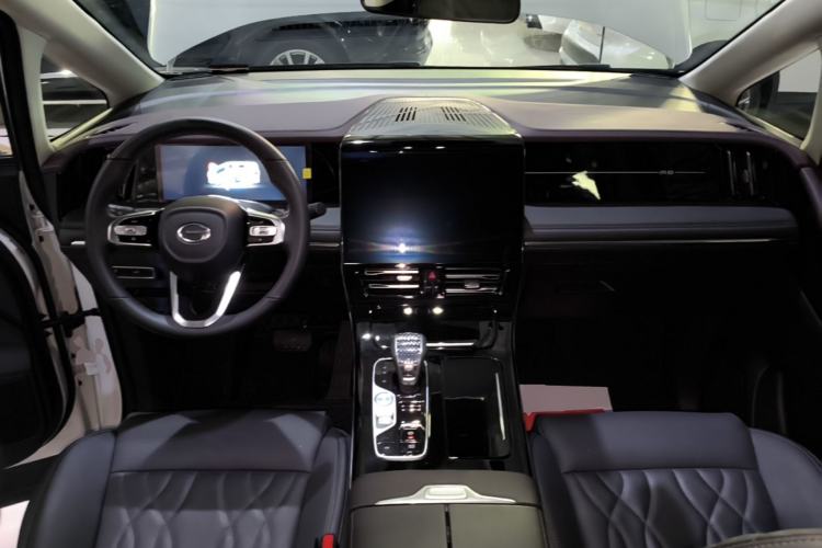 Used GAC Trumpchi M8 2024 Master Series 400T Prestige Edition Center Console