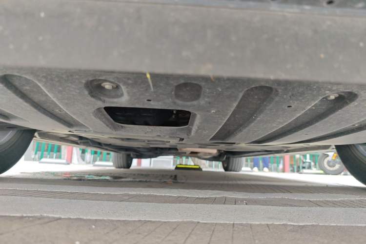Used GAC Trumpchi M8 2024 Zongshi Series 400T Pioneer Edition Chassis Front