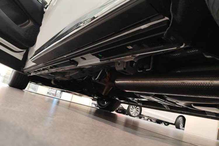Used GAC Trumpchi M8 2024 Master Series 400T Ultimate Edition Chassis Rear Left