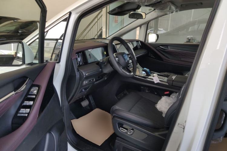 Used GAC Trumpchi M8 2024 Master Series 400T Prestige Edition Driver Seat