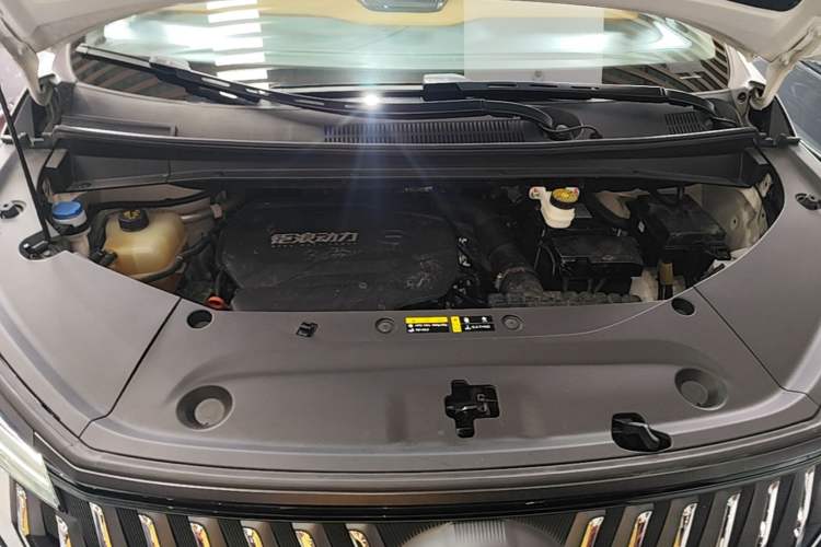 Used GAC Trumpchi M8 2024 Master Series 400T Prestige Edition Engine Bay