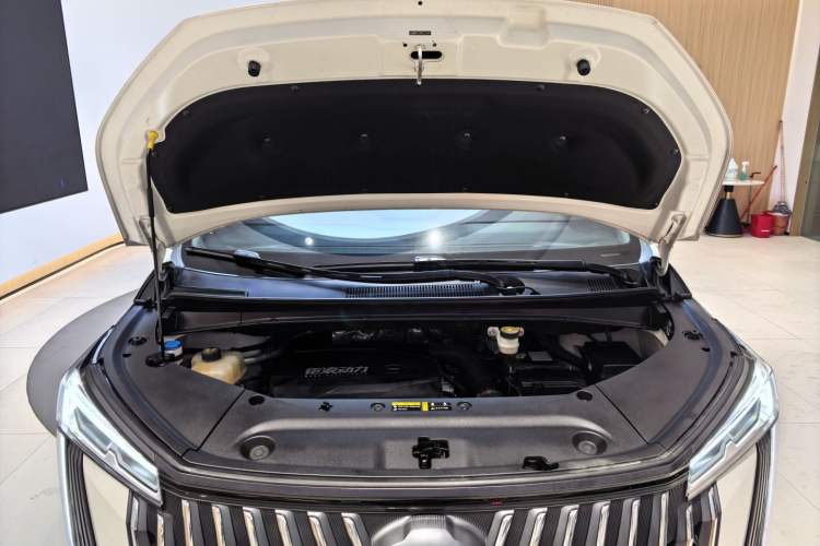 Used GAC Trumpchi M8 2024 Master Series 400T Prestige Edition Engine Bay