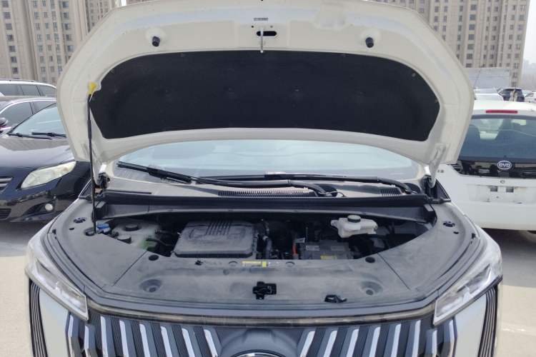 Used GAC Trumpchi M8 2024 Master Series Super Hybrid Edition Engine Bay