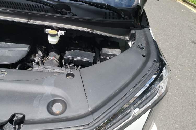 Used GAC Trumpchi M8 2024 Zongshi Series 400T Ultimate Edition Engine Bay Left
