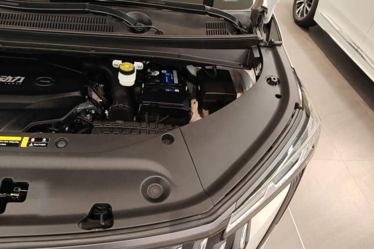 Used GAC Trumpchi M8 2024 Master Series 400T Ultimate Edition Engine Bay Left