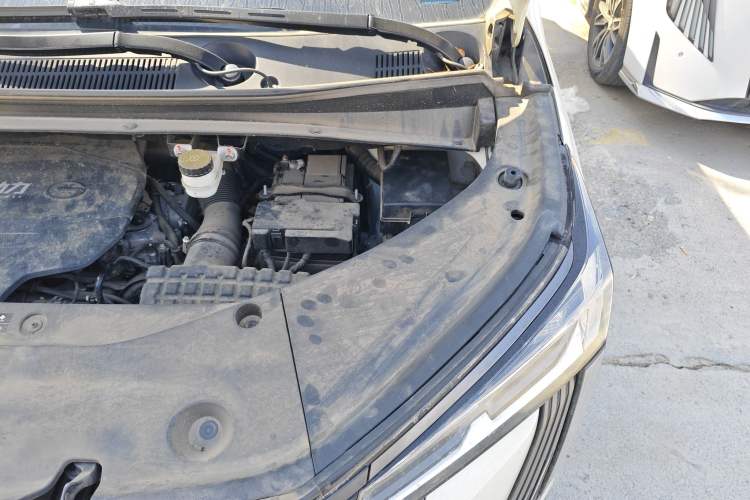 Used GAC Trumpchi M8 2024 Master Series 400T Prestige Edition Engine Bay Left