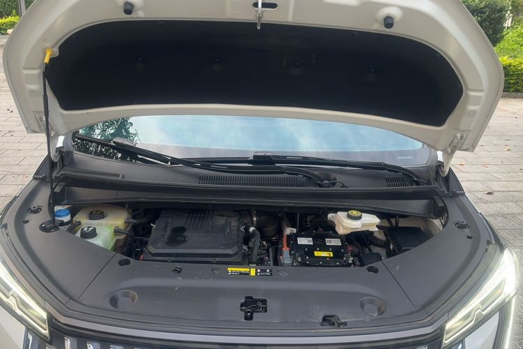 Used GAC Trumpchi M8 2024 Master Series Super Hybrid Edition Engine Bay