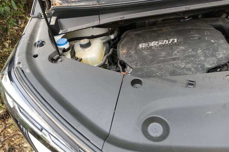 Used GAC Trumpchi M8 2024 Master Series 400T Prestige Edition Engine Bay Right
