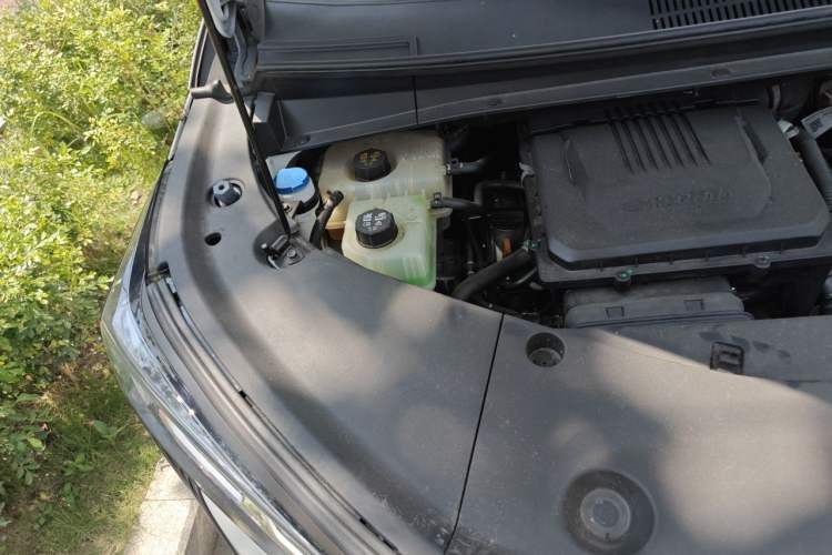 Used GAC Trumpchi M8 2024 Master Series Super Hybrid Edition Engine Bay Right