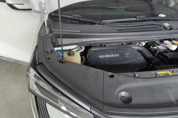 Used GAC Trumpchi M8 2024 Master Series 400T Prestige Edition Engine Bay Right
