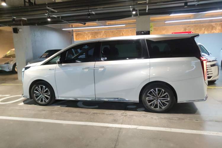 Used GAC Trumpchi M8 2024 Master Series 400T Ultimate Edition Exterior 3