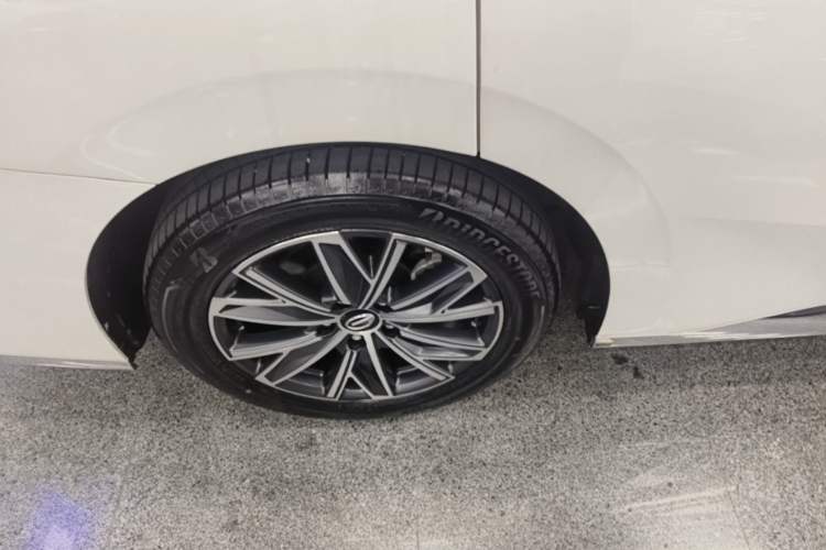 Used GAC Trumpchi M8 2024 Master Series 400T Prestige Edition Exterior 5