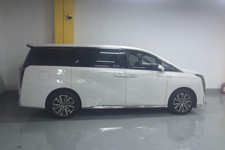 Used GAC Trumpchi M8 2024 Master Series 400T Prestige Edition Exterior 5
