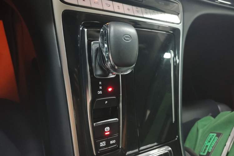 Used GAC Trumpchi M8 2024 Lingxiu Series 390T Deluxe Edition Gear Lever