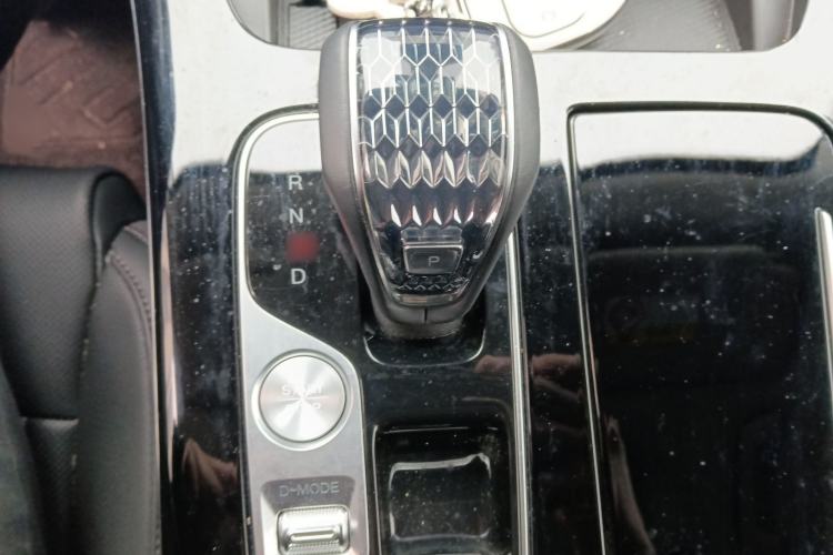 Used GAC Trumpchi M8 2024 Master Series 400T Prestige Edition Gear Lever