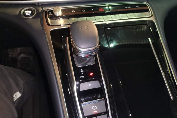 Used GAC Trumpchi M8 2024 Lingxiu Series 390T Luxury Edition Gear Lever