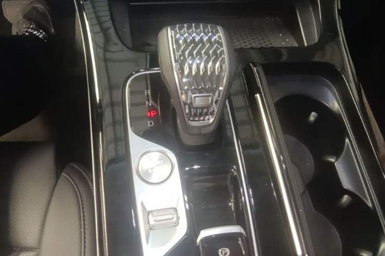 Used GAC Trumpchi M8 2024 Master Series Super Hybrid Edition Gear Lever