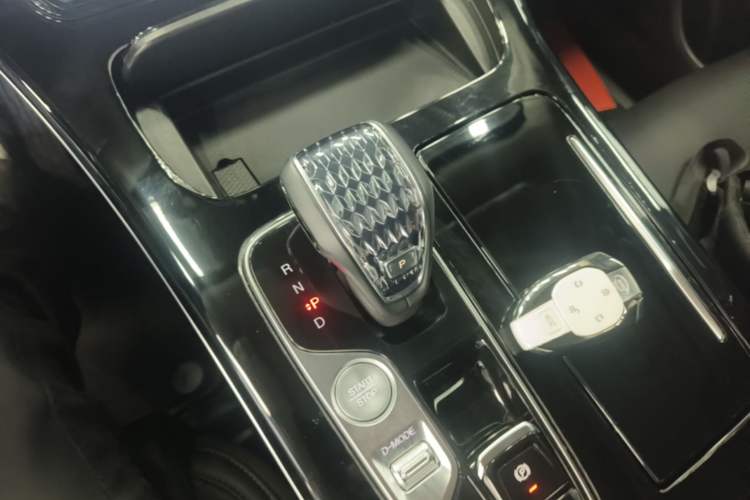Used GAC Trumpchi M8 2024 Master Series 400T Prestige Edition Gear Lever