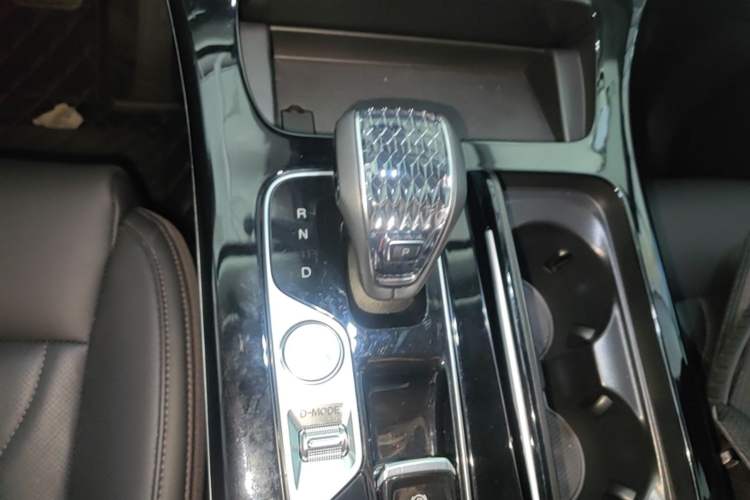 Used GAC Trumpchi M8 2024 Master Series 400T Prestige Edition Gear Lever