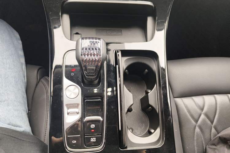 Used GAC Trumpchi M8 2024 Master Series 400T Ultimate Edition Gear Lever
