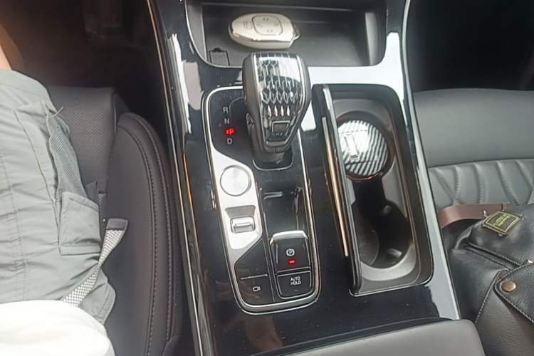Used GAC Trumpchi M8 2024 Master Series 400T Prestige Edition Gear Lever