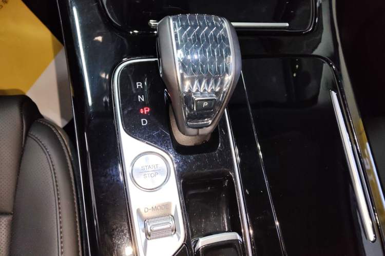 Used GAC Trumpchi M8 2024 Master Series 400T Ultimate Edition Gear Lever