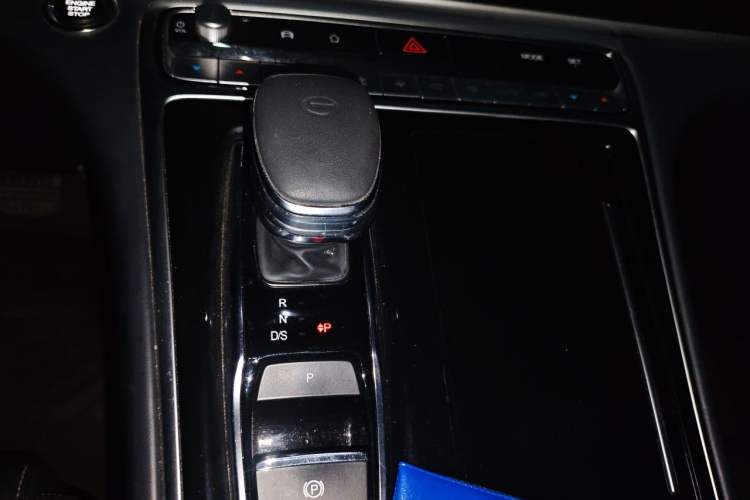 Used GAC Trumpchi M8 2024 Lingxiu Series 390T Luxury Edition Gear Lever