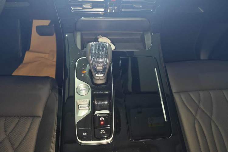 Used GAC Trumpchi M8 2024 Master Series 400T Prestige Edition Gear Lever